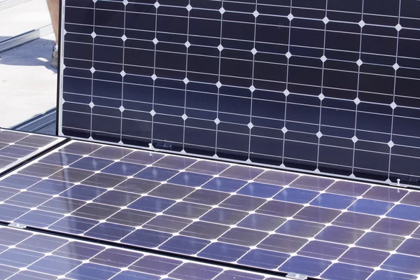 Paneles fotovoltaicos —  Fotos de Stock