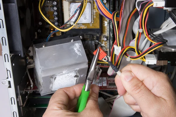 Repairing computer CPU — Stock Photo, Image