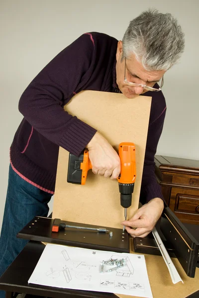 Furniture fitter — Stock Photo, Image