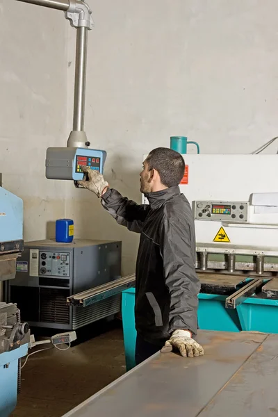 Man working with steel — Stock Photo, Image