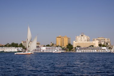 Yelkenli Nil Nehri üzerinde