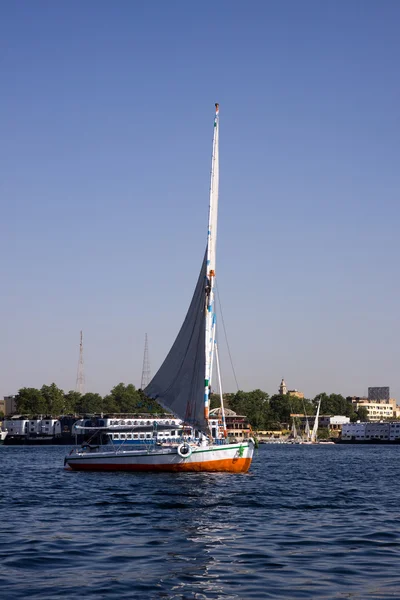 Velero en el río Nilo —  Fotos de Stock