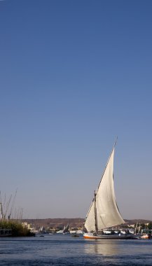 Yelkenli Nil Nehri üzerinde