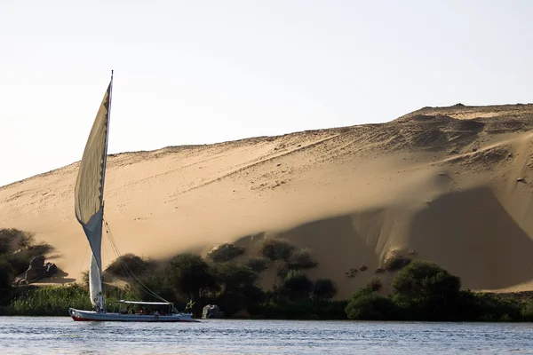 Yelkenli Nil Nehri üzerinde — Stok fotoğraf