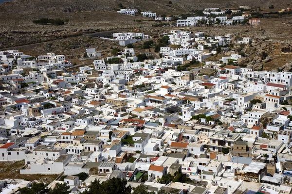Vila grega tradicional de Lindos na ilha de Rodes — Fotografia de Stock