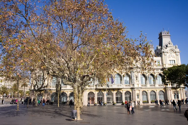 Plaza frente a la Autoridad Portuaria — Foto de Stock