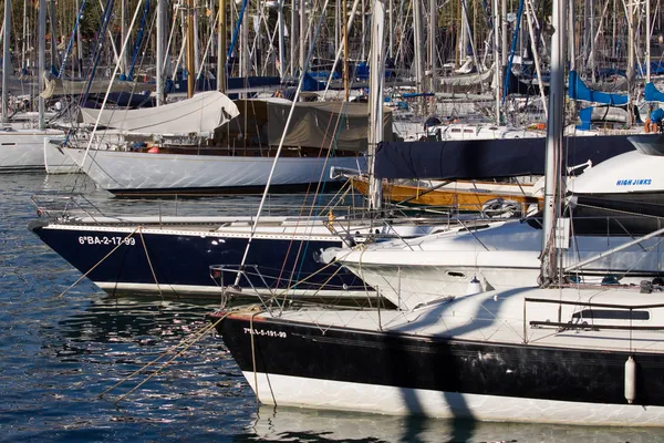 Ships and yachts in port — Stock Photo, Image