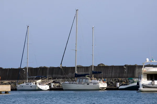 Luxury yachts in port — Stock Photo, Image