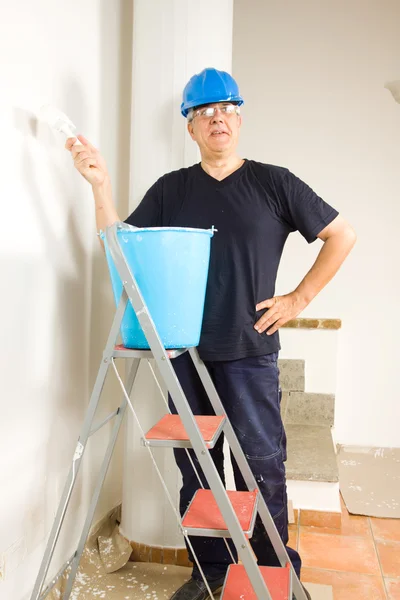 House painter painting wall — Stock Photo, Image