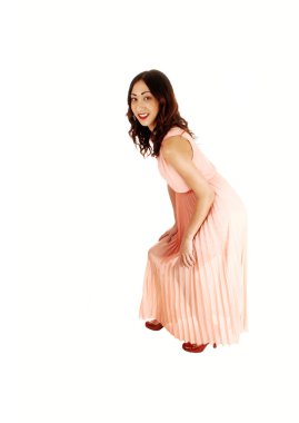 Pembe elbiseli kız..