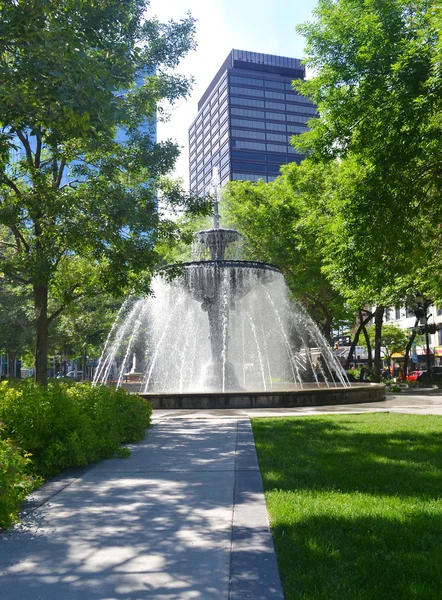 Downtown with fountain. — Stock Photo, Image