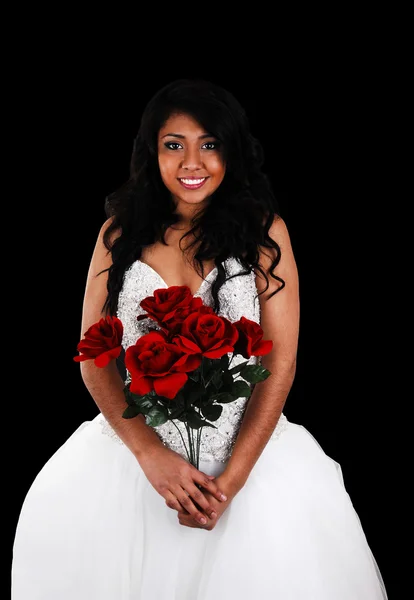 Noiva com rosas vermelhas . — Fotografia de Stock