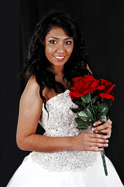 Bride with red roses. — Stock Photo, Image