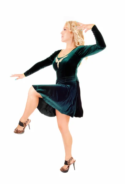 Taniec młodej kobiety. — Zdjęcie stockowe
