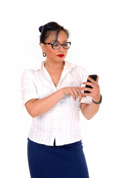 Mujeres de negocios mensajes de texto . — Foto de Stock