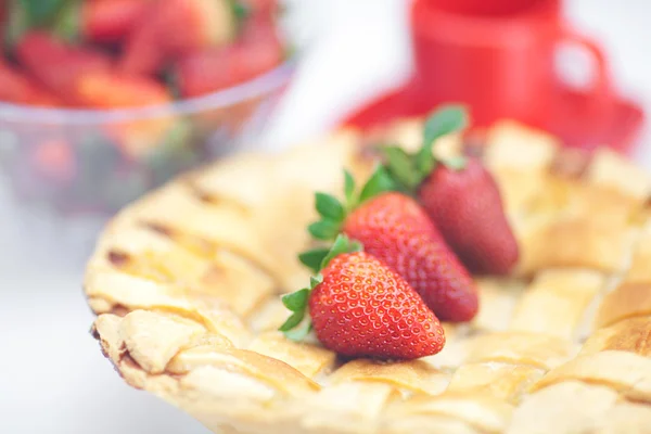 Apple pie,cup and strawberries isolated on white — Stock Photo, Image