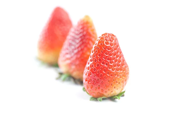 Velké červené jahody izolovaných na bílém — Stock fotografie