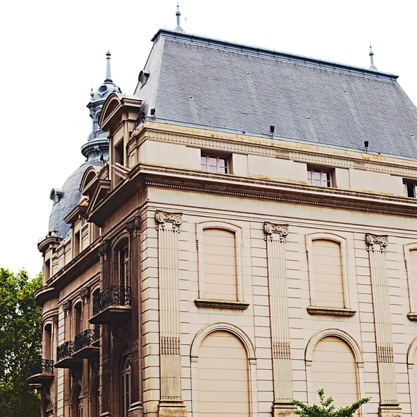 Edificio de estilo francés en Buenos Aires, Argentina —  Fotos de Stock