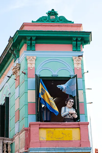 Edifício colorido no bairro La Boca de Buenos Aires, Ar — Fotografia de Stock