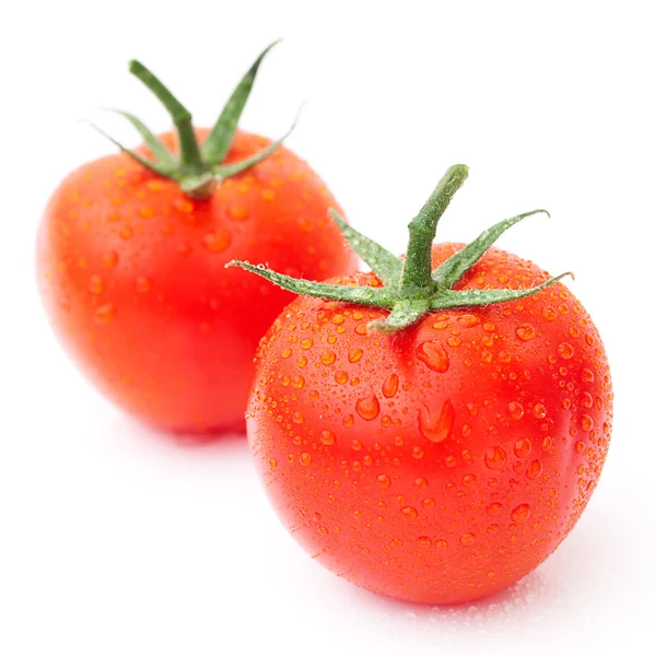 Tomate maduro vermelho isolado em branco — Fotografia de Stock