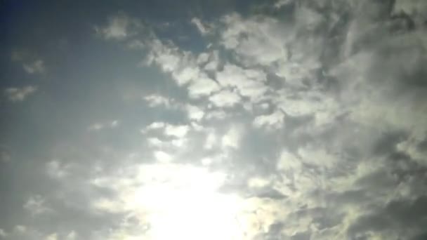 Blauer Himmel mit Wolken (Zeitraffer)) — Stockvideo