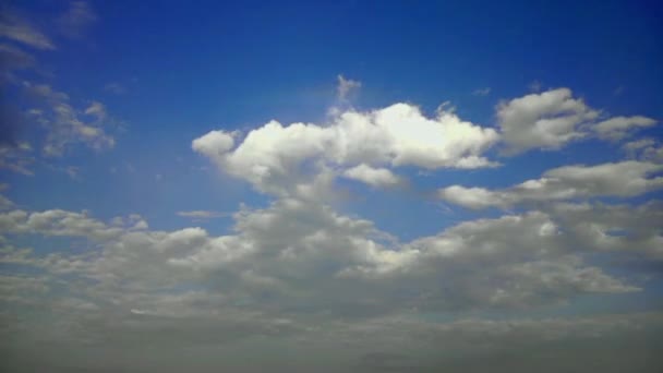 Blue sky, clouds and airplane (time lapse ) — стоковое видео