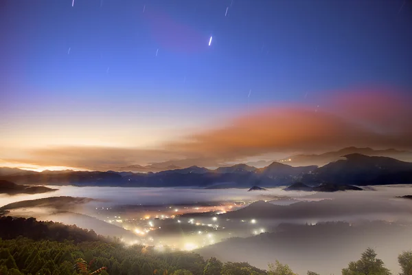 Nan-tchou sunrise, jinlongshan, Tchaj-wan — Stock fotografie