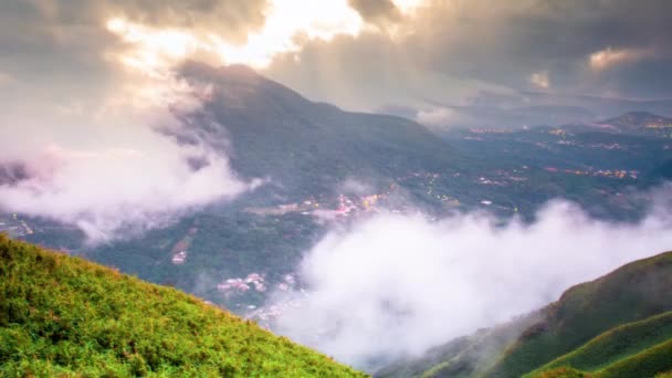 Natureza paisagem com bela nuvem em Taiwan — Vídeo de Stock
