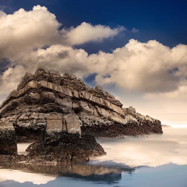 Rock and sea — Stock Photo, Image