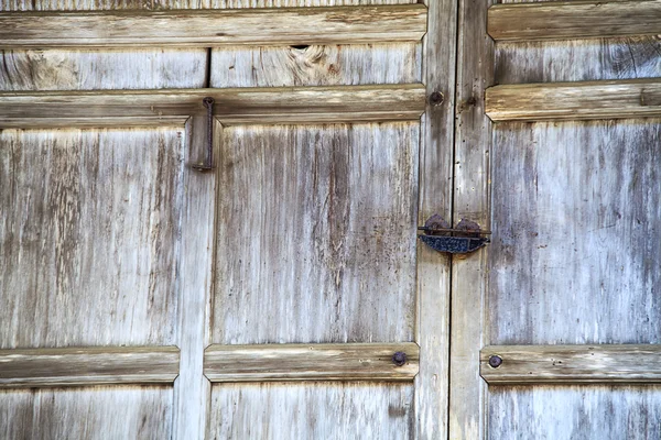 Janela de casa de madeira velha — Fotografia de Stock