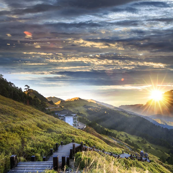 Pemandangan yang indah di gunung yang tinggi — Stok Foto