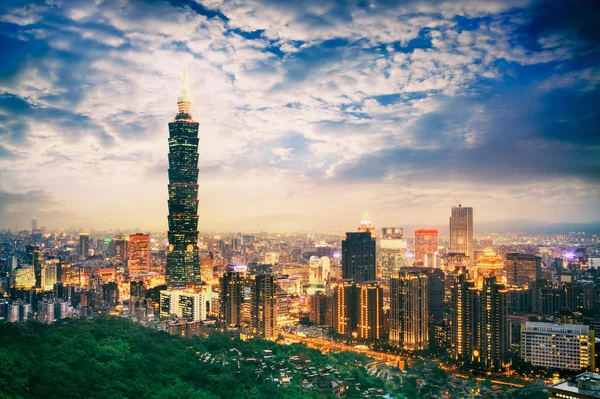 Skyline del distrito de Xinyi en Taipei —  Fotos de Stock