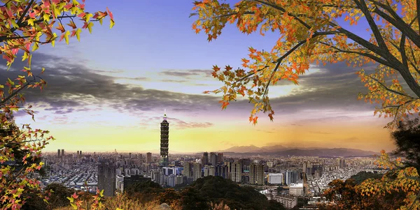 Full view of Taipei, Taiwan evening — Stock Photo, Image