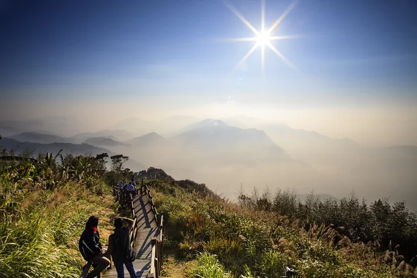 夕日と素敵な山 — ストック写真