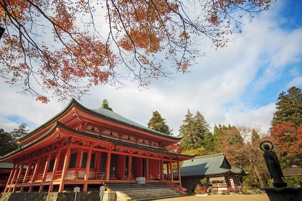 Kojyoin tsukimido в achi села, Наґано, Японія — стокове фото