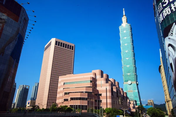 Taipei, taiwan skyline tittade på durin — Stockfoto