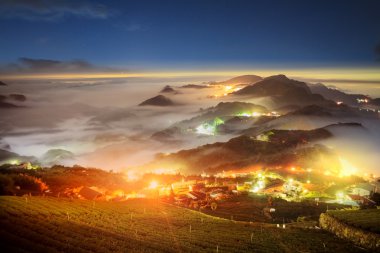 güzel gün batımı ile güzel dağ