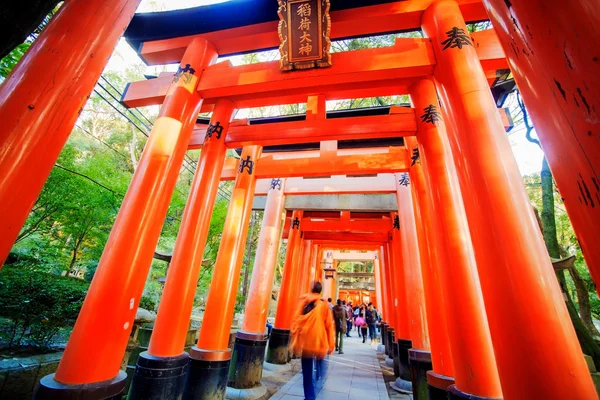 伏见 Inari 泰山是伊纳里，位于日本京都伏见町头神社 — 图库照片