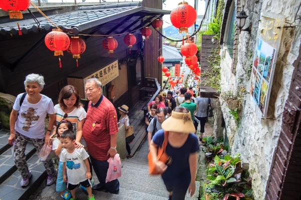 A paisagem da montanha à beira-mar em Jiufen — Fotografia de Stock