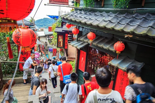 A paisagem da montanha à beira-mar em Jiufen — Fotografia de Stock