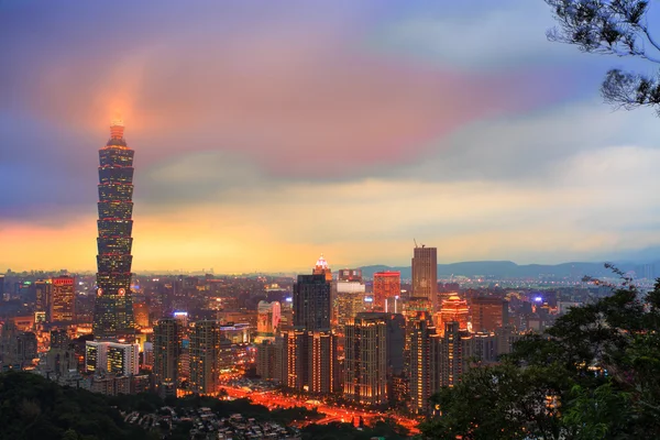 Taipei Taiwan city skyline buildings with Taipei 101 — Stock Photo, Image