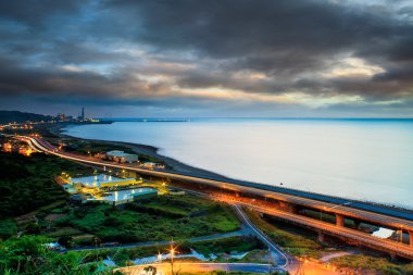 Tayvan Batı kıyısında günbatımı yol