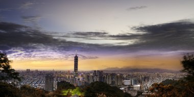 Taipei, Tayvan akşam manzarası.