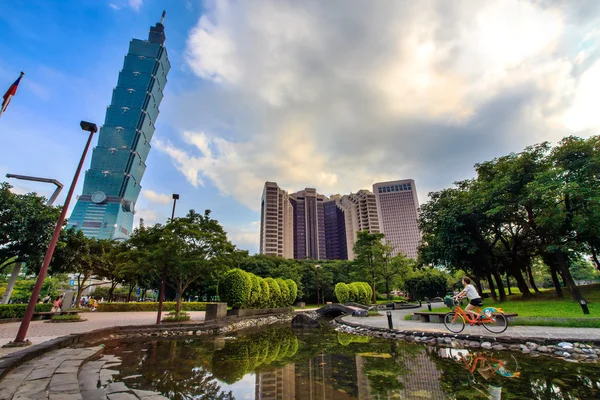 Taipei vista sulla città di notte — Foto Stock