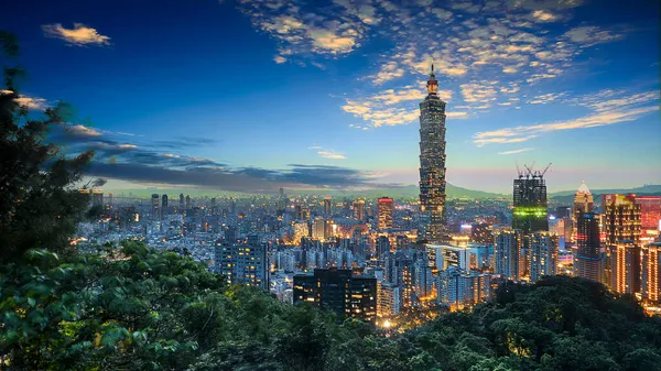 Фото Беспилотника Воздуха Закат Над Горизонтом Тайбэя Тайвань Небоскрёб Taipei — стоковое фото