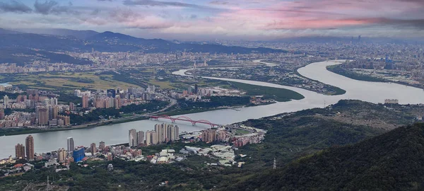 Rio Tamsui Montanha Guanyin Nova Cidade Taipei Taiwan — Fotografia de Stock