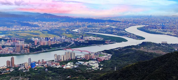 Rio Tamsui Montanha Guanyin Nova Cidade Taipei Taiwan — Fotografia de Stock