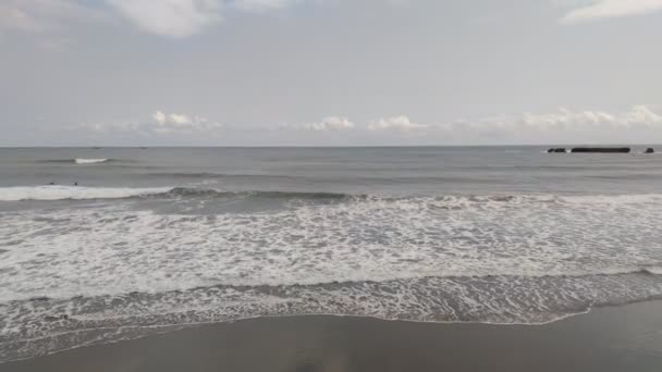 Oceano Hualien Taiwan Cina Bellissimo Mare Blu Con Lussureggiante Spiaggia — Video Stock