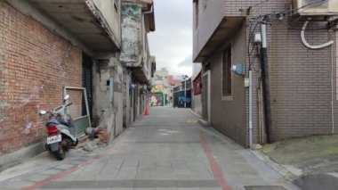 Laomei Yeşil Taş Çukuru, Kuzey Sahili 'nin Shimen Bölgesi' nde her Nisan ve Mayıs ayında bulunur.