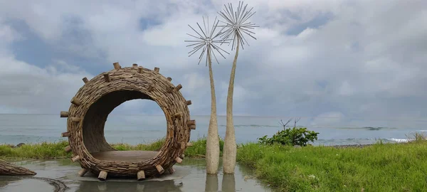 Isosaki Hualien Kwietnia 2022 Sztuka Instalacji Pochmurny Dzień Nad Morzem — Zdjęcie stockowe